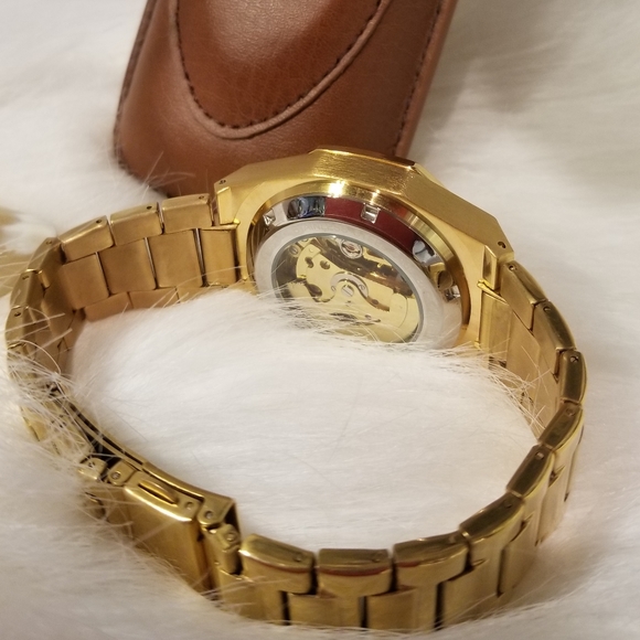 Watch - Picture 2 of 8